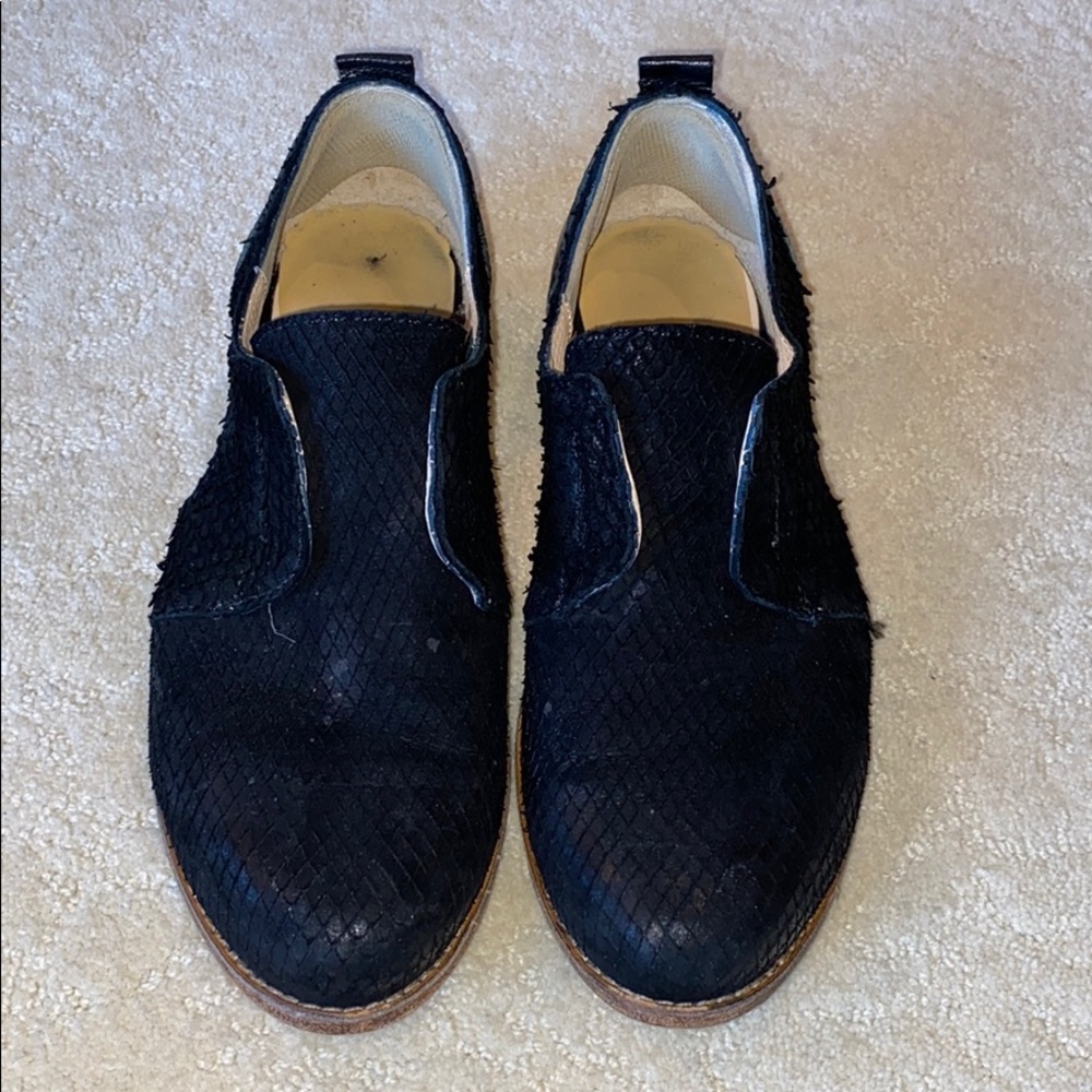 Ricci Flat Snakeskin Shoe in Black